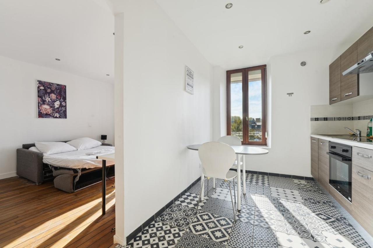 Budget Appart Avec Parking Au Centre-Ville Шарлевиль-Мезьер Экстерьер фото