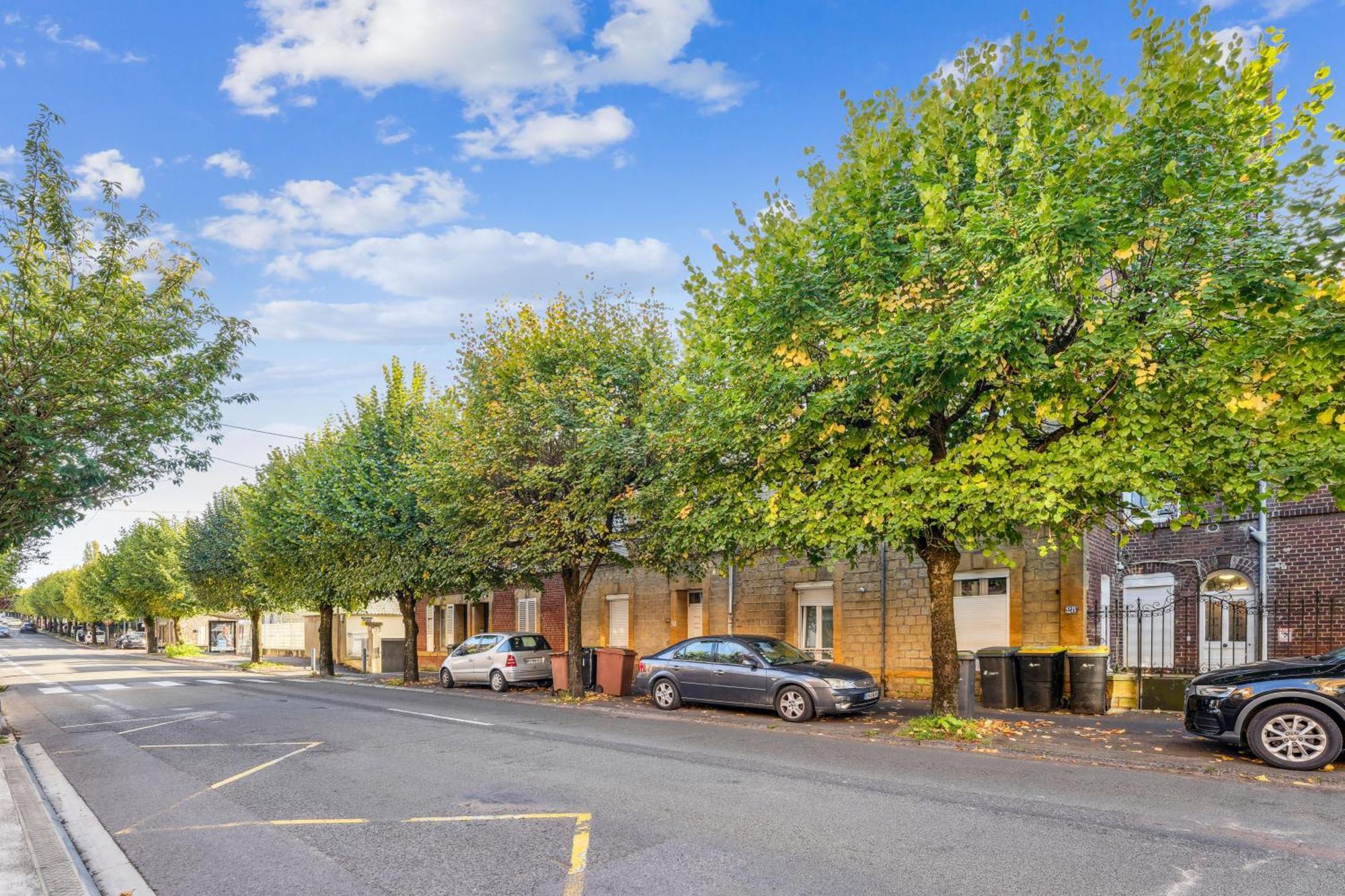 Budget Appart Avec Parking Au Centre-Ville Шарлевиль-Мезьер Экстерьер фото